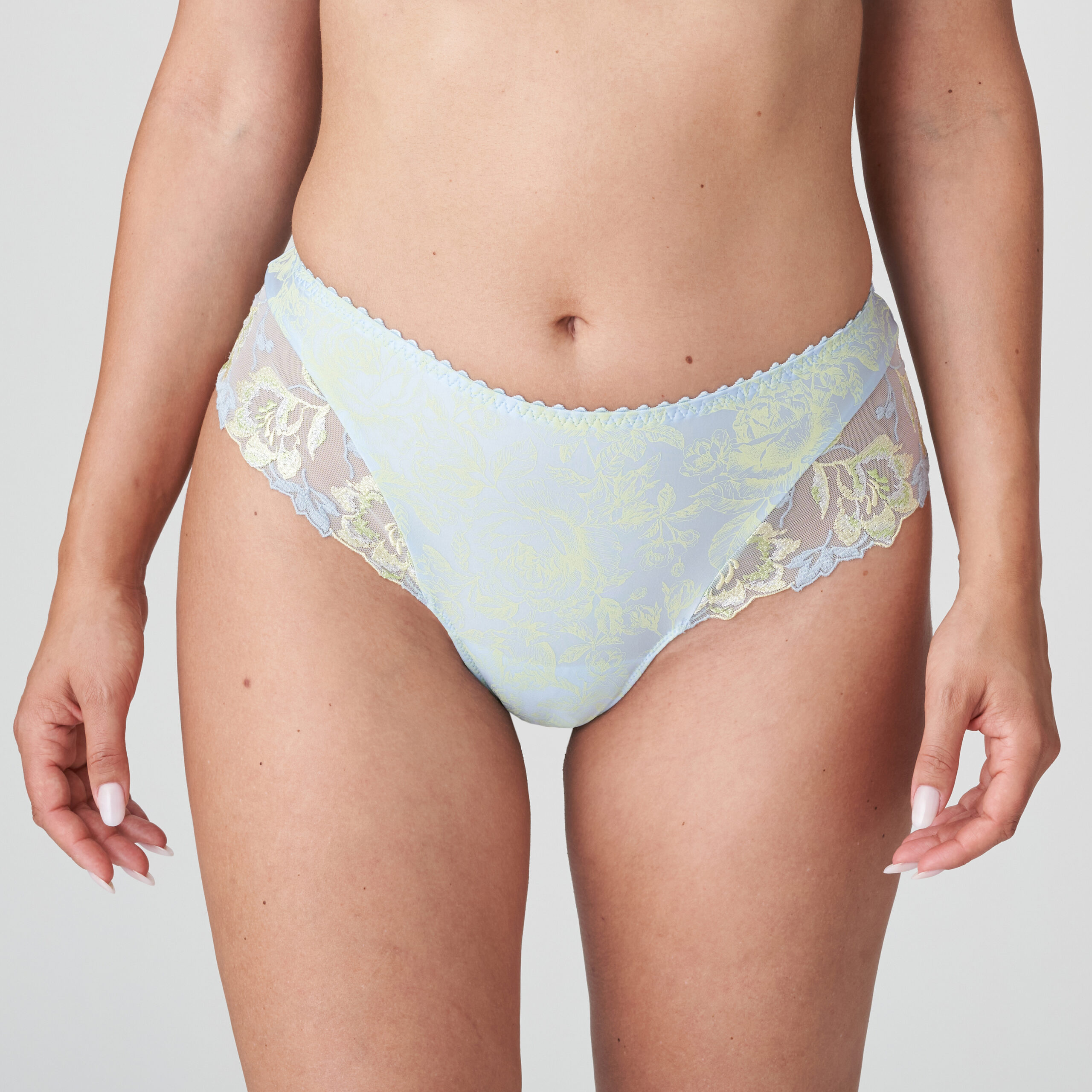PrimaDonna luxe string Nuzha nuage