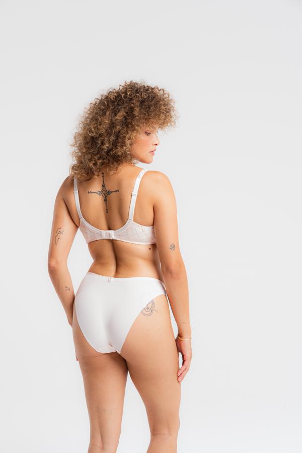 Louisa Bracq Albanach  taille slip roze