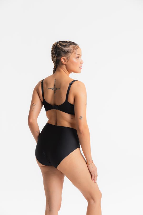 Louisa Bracq Swan  slip zwart