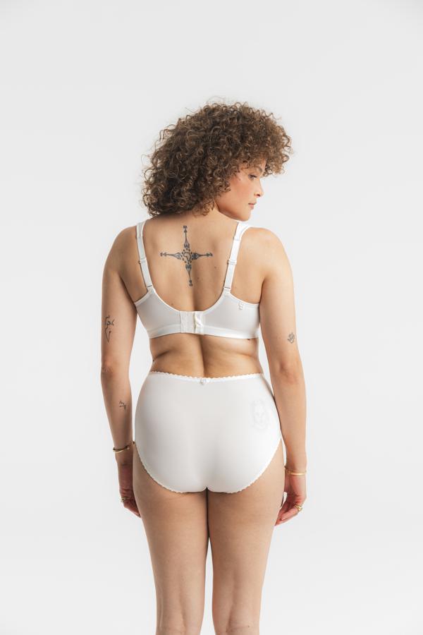 Louisa Bracq Élise  taille slip ivoor
